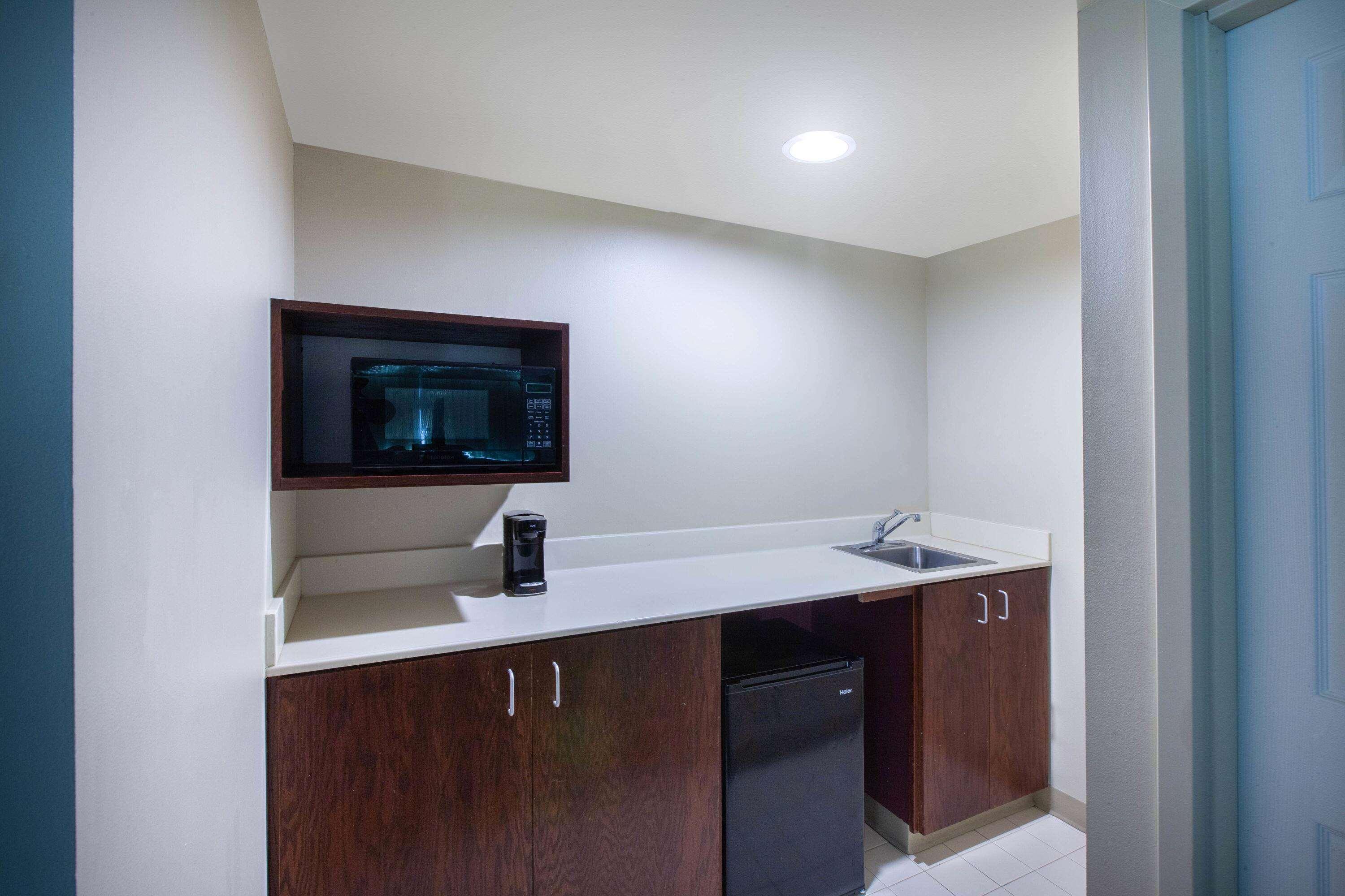 Wingate By Wyndham Oklahoma City Airport Exterior photo